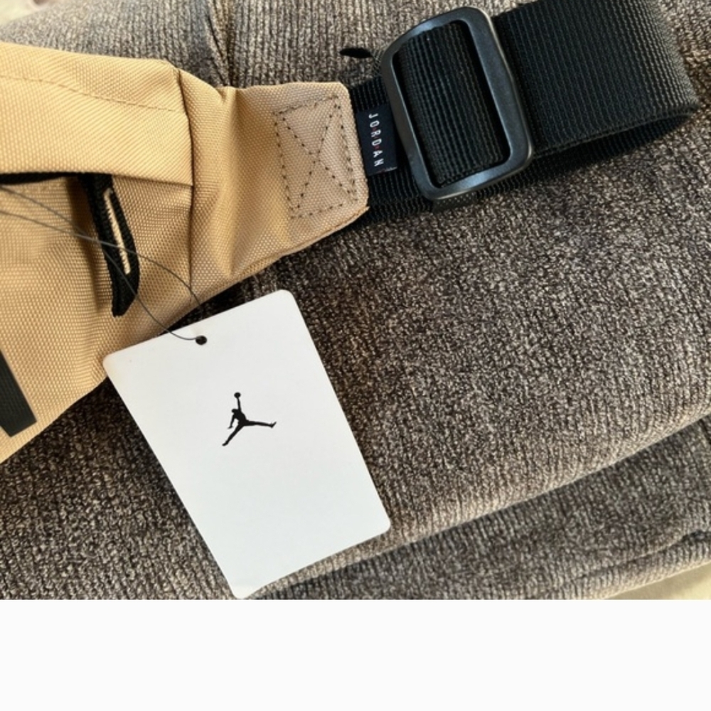 New Mens Jordan Tan Waist Bag Fanny Pack Size Large - Picture 3 of 11